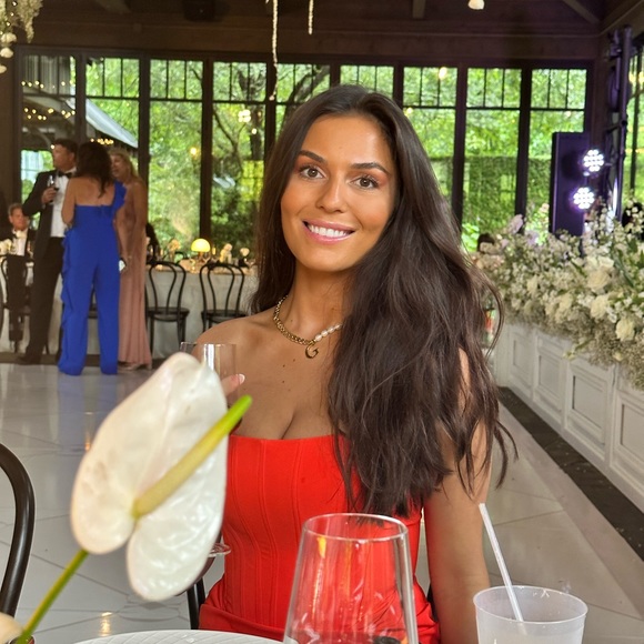 Meet your Posher, Michelle - Picture 2 of 7